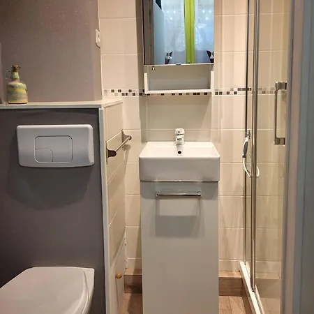 Cosy Avec Parking, A 100m Du Centre, Proche - Fr-1-788-47