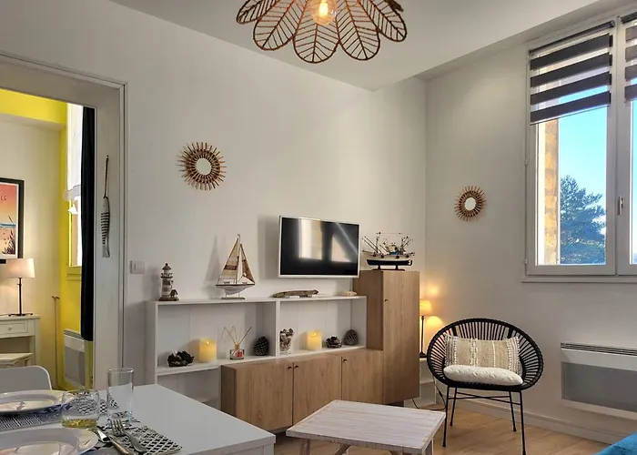 Cosy Avec Parking, à 100m Du Centre, Proche - Fr-1-788-47 Appartamento Merville-Franceville-Plage